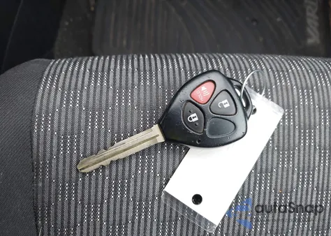 2016 Toyota Yaris Le z USA, uszkodzony, nr VIN VNKJTUD33GA057716